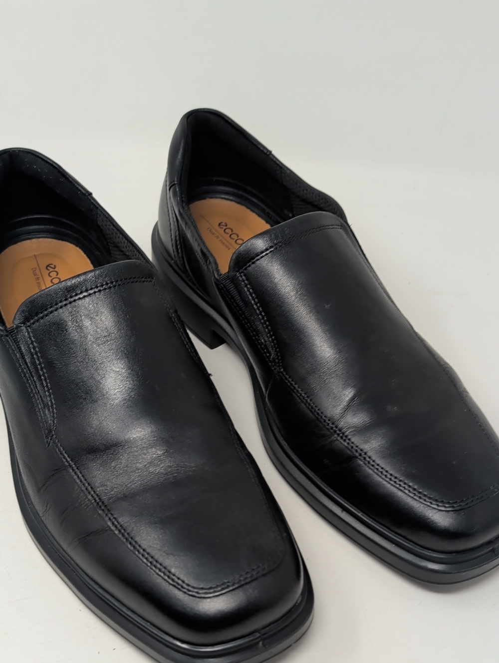 Ecco Helsinki 2 Men’s Black Leather Slip-On Loafers
